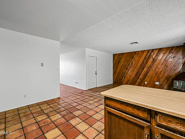 1252 E El Parque Dr — Photo 11