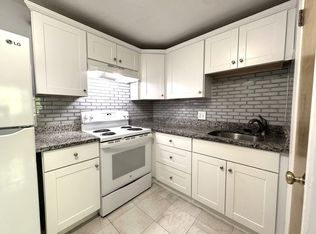 580 Salem St APT 8, Wakefield, MA 01880