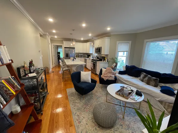118 Holland St, Somerville, MA