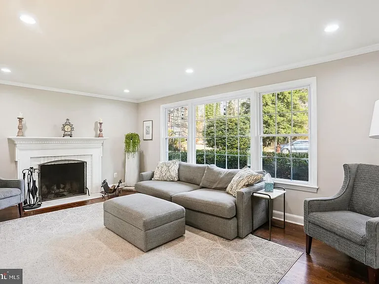 7832 Fulbright Ct — Photo 3