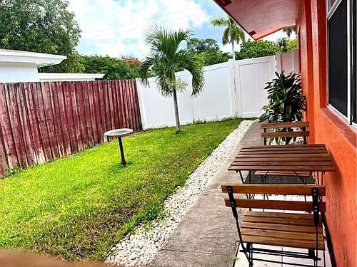 1611 NW 7th Ave #A Photo 1