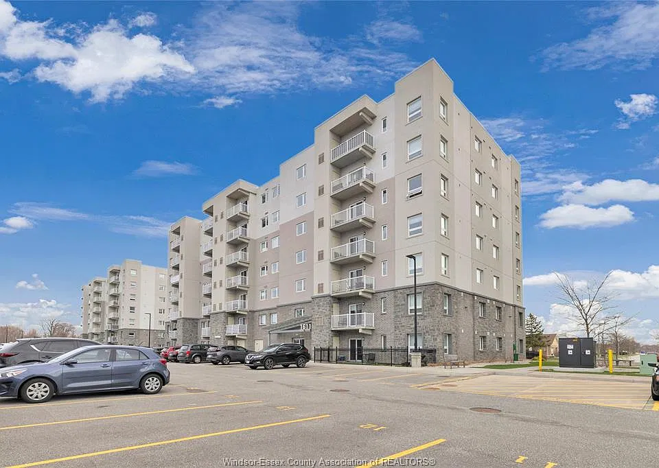 1611 Banwell Rd #120
