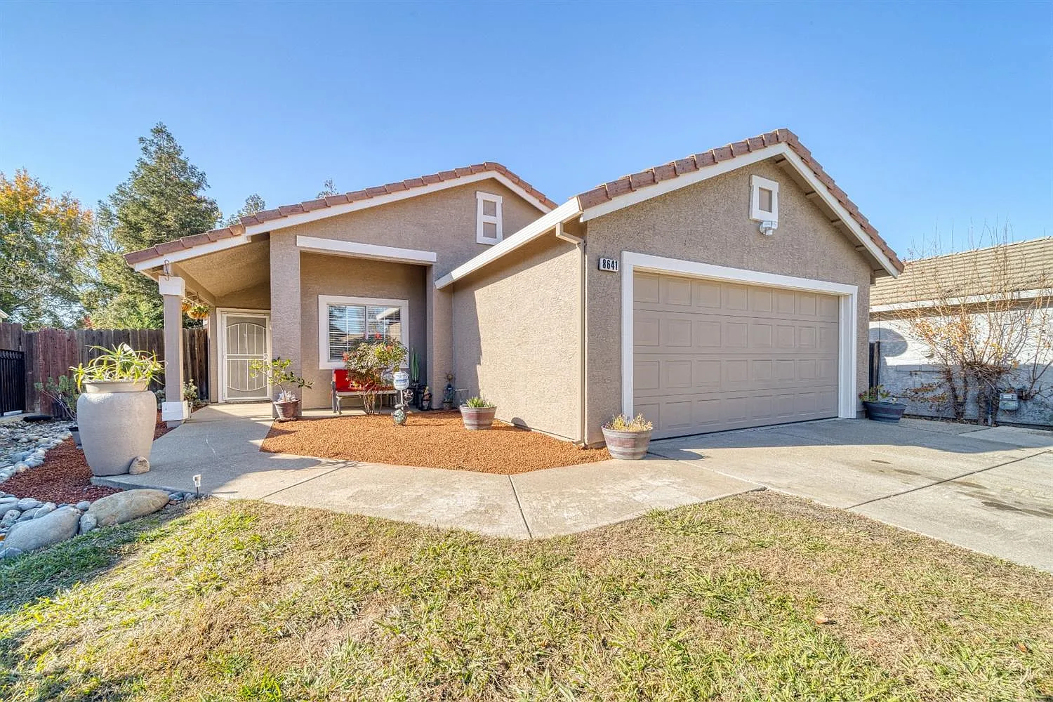 8641 Oak Village Ct photo 1