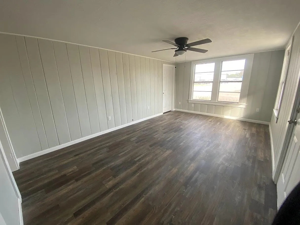 1 bed, 1.0 bath, 1000 sqft, $950 — Photo 2