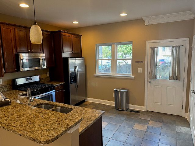 Kitchen - Excellent Condition - New Paint