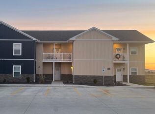 1612 S Hamilton St, Sullivan, IL 61951