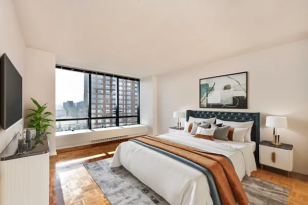 Rented by Vector New York, LLC | media 21