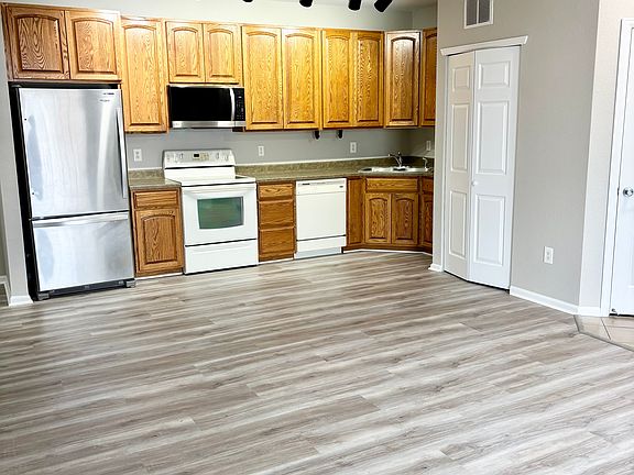 4th image of 3852 S Dallas St Unit 204