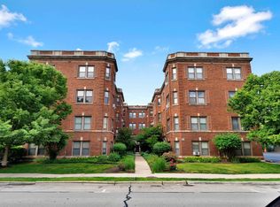 58 Forest Ave APT 2S, Riverside, IL 60546