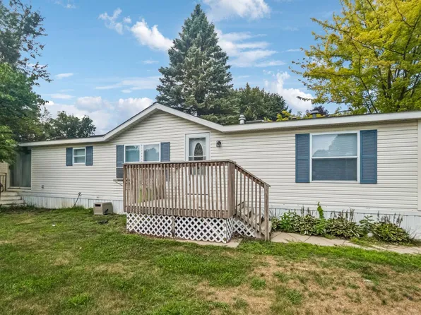 118 Alpena St, New Hudson, MI 48165