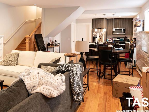 4th image of 1857 W Dickens Ave APT 2R