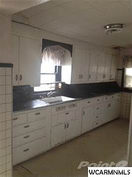2nd image of 220 Dewey St