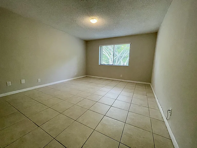 197 Lakeview Dr #202 — Photo 11