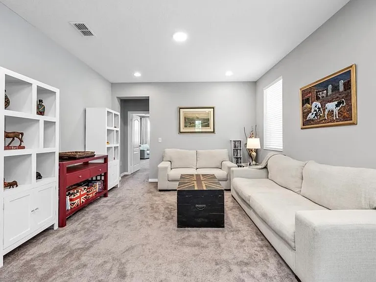 640 Bayern Ln — Photo 17