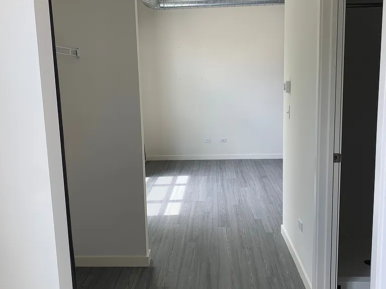 828 Noyes St — Photo 12