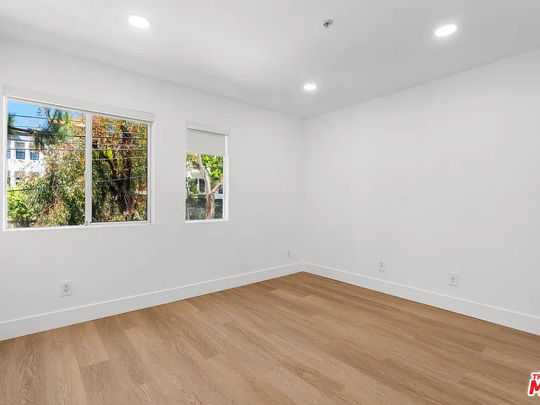 16100 W Sunset Blvd #201 — Photo 19