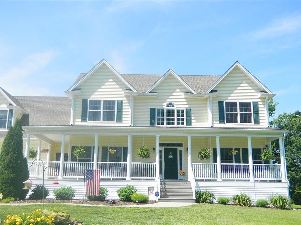 1st image of 450 Overbrook Dr