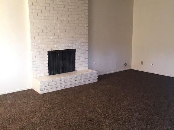 3rd image of 5063 E Belmont Ave APT A