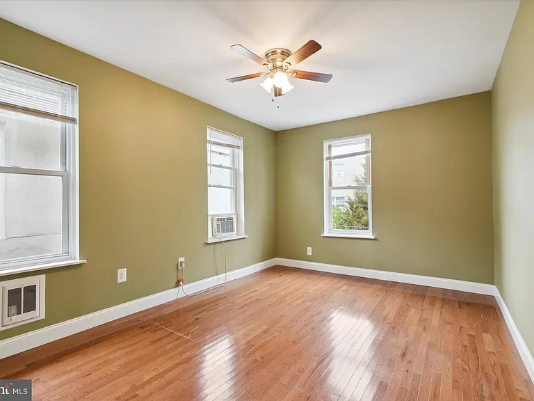 1723 N Willington St — Photo 14