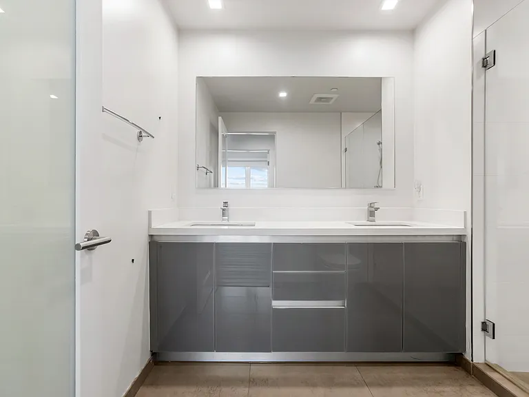 1125 Kings Rd #Penthouse 7 — Photo 13