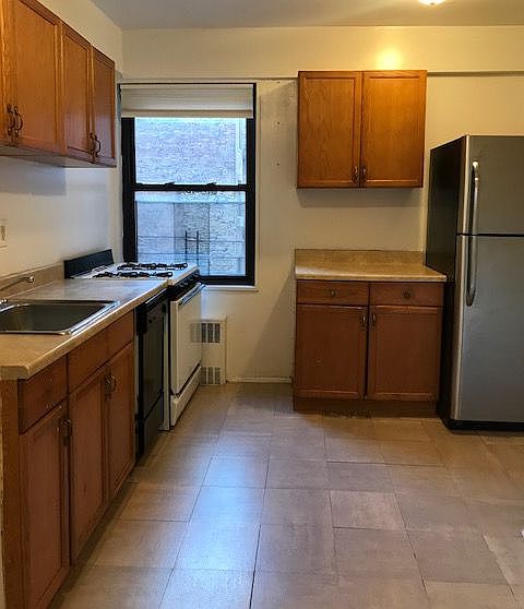 2nd image of 385 W 145th St #4C1