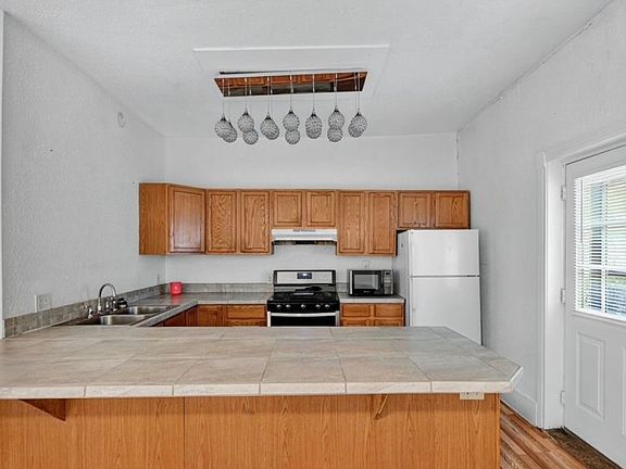 4th image of 2500 Eaton St #1