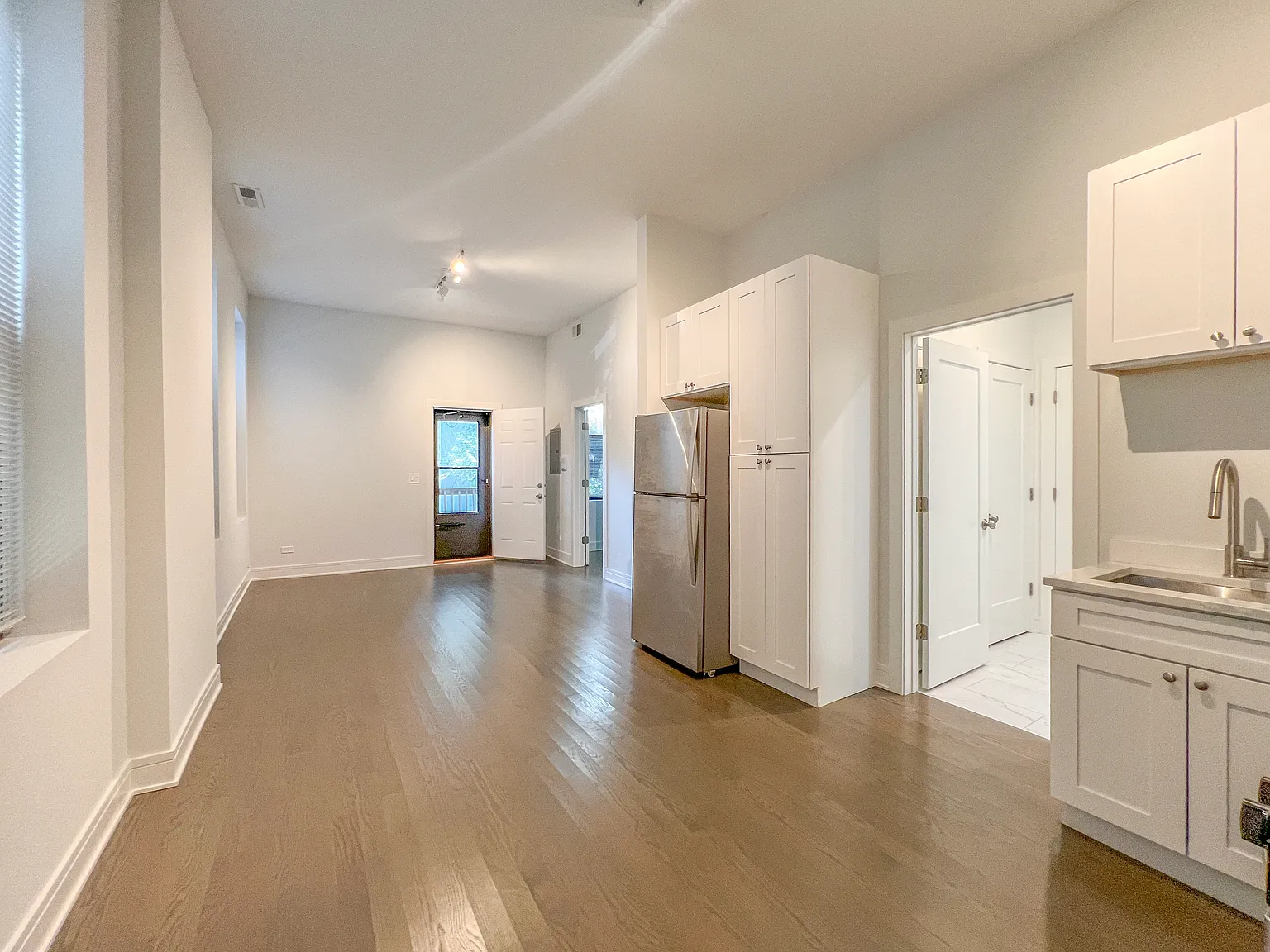 1 bed, 1.0 bath, $2,595 — Photo 3