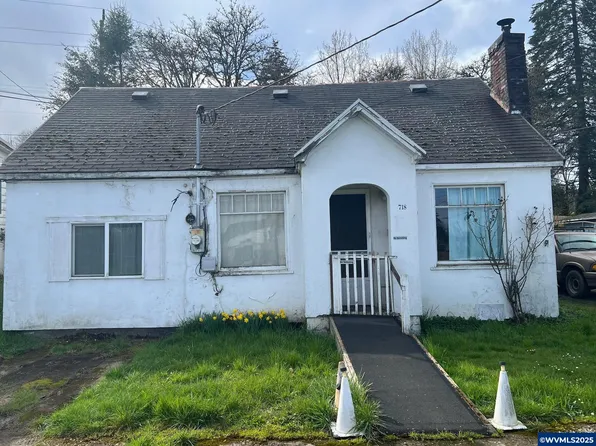 718 SE Washington St, Willamina, OR 97396