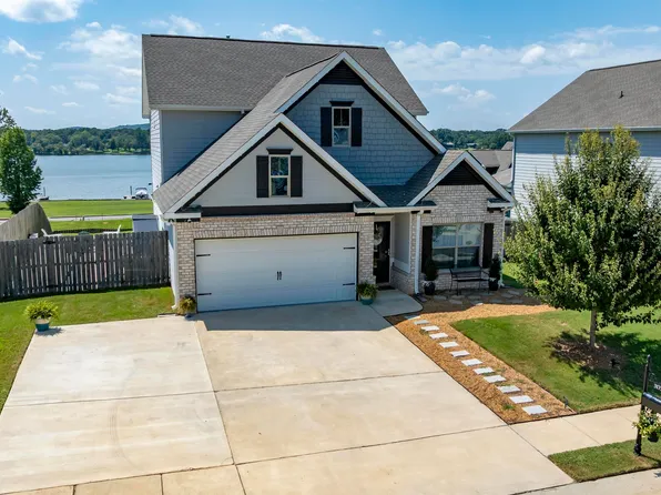 3175 Boardwalk Ln, Pell City, AL 35128