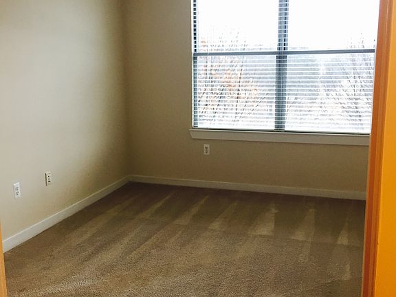3rd image of 705 W 5th St APT 4501