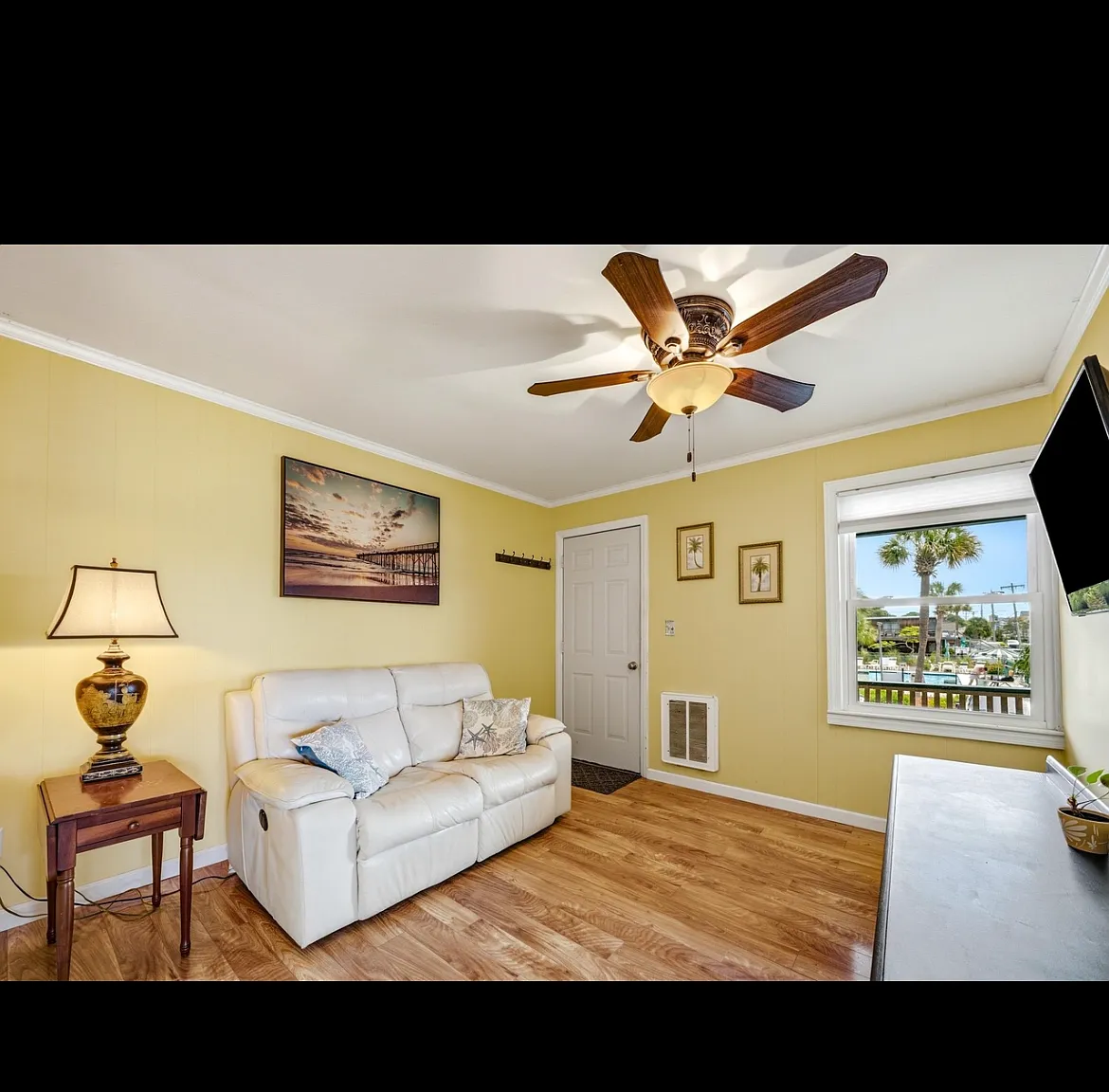 4516 Seaview St — Photo 4