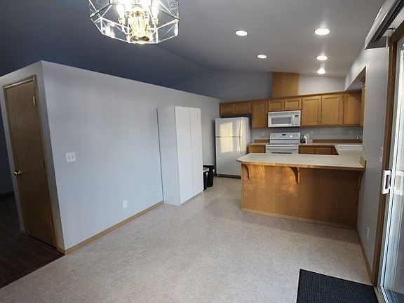 5th image of 6222 83rd Pl NE