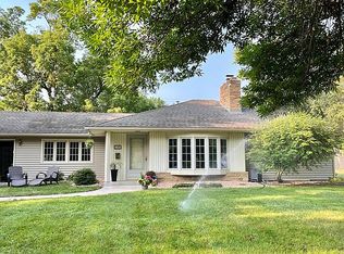 2290 Kentucky Ln, Saint Louis Park, MN 55426