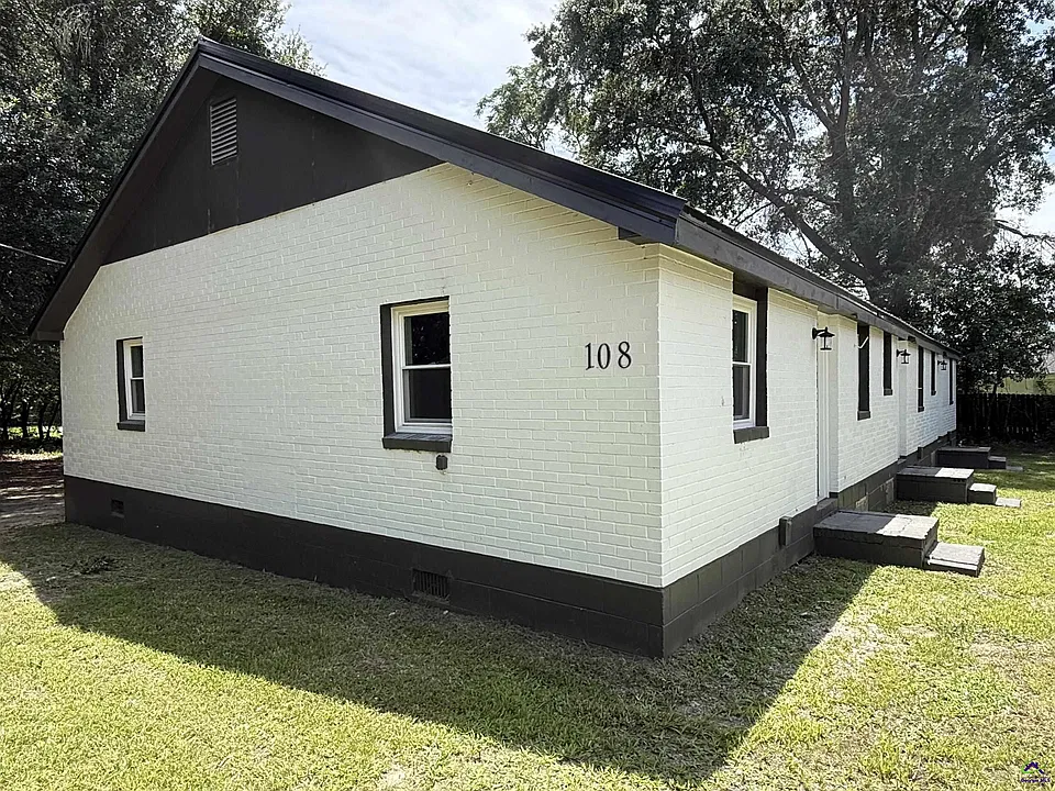 108 Molette St