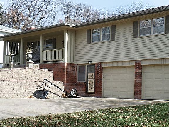 2nd image of 207 N 117th Ave