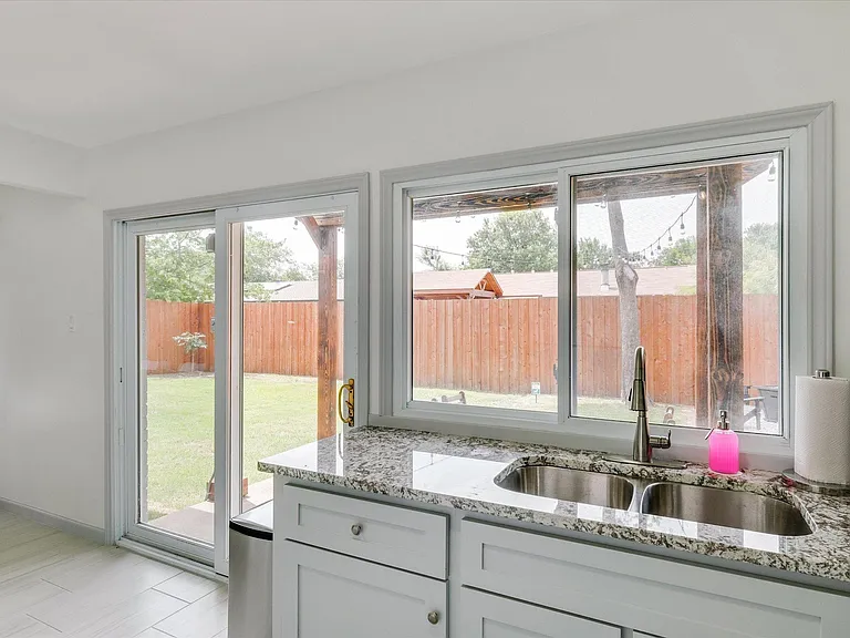 2412 Pebblebrook Trl — Photo 16