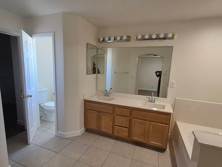 5317 Buckwood Way — Photo 38