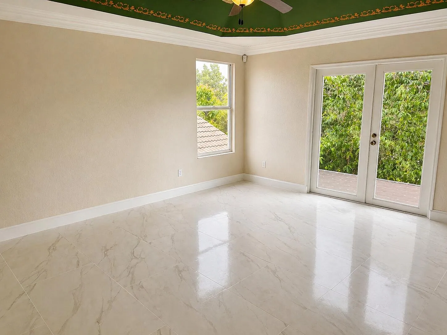 6 bed, 4.0 bath, 3338 sqft, $3,900 — Photo 4