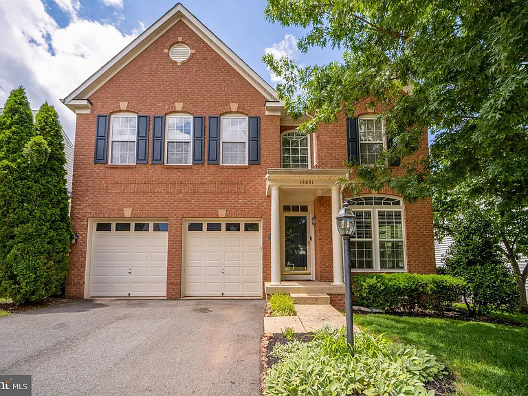 18081 Camdenhurst Dr — Photo 2