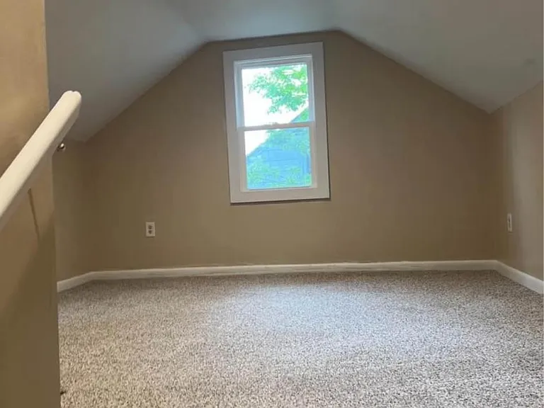 6181 Lakeshore Rd — Photo 9