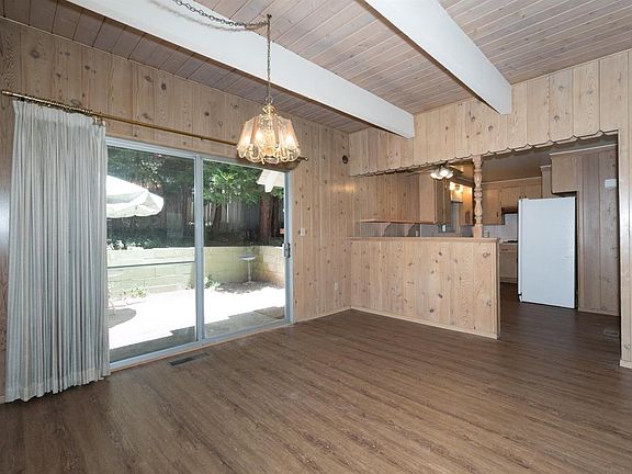 4th image of 229 Heliotrope Dr