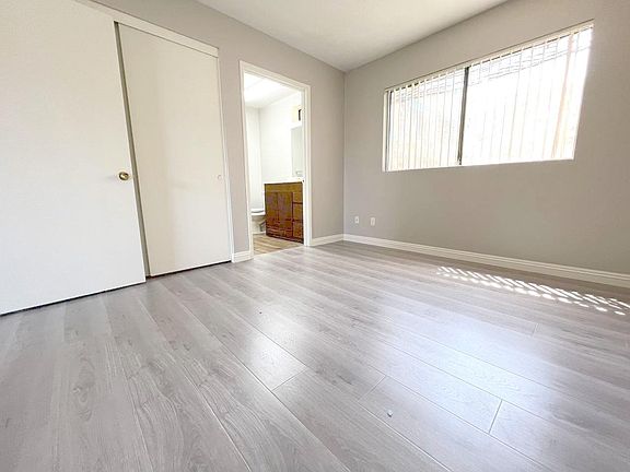3rd image of 25880 Dartmouth St APT 4