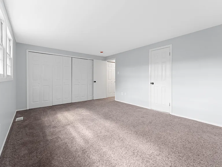 35 Rockland Dr — Photo 16
