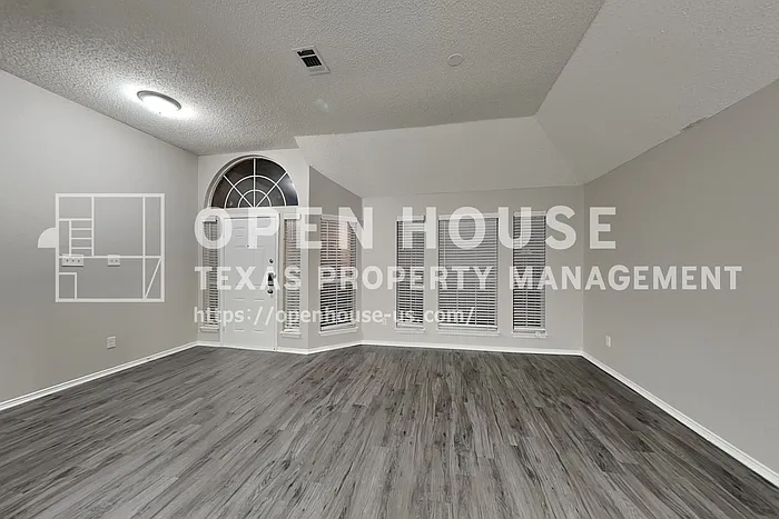 4 bed, 3.0 bath, 2535 sqft, $2,680 — Photo 4
