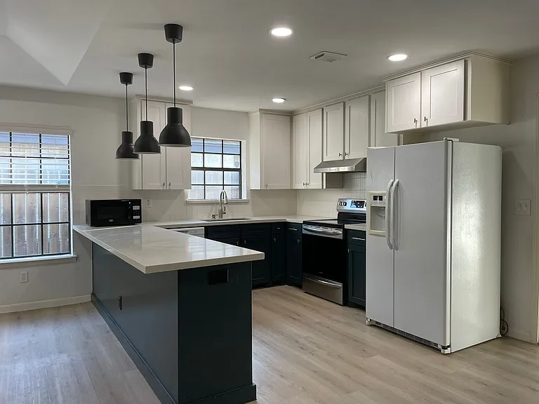 2201 Pin Oak Rd — Photo 5