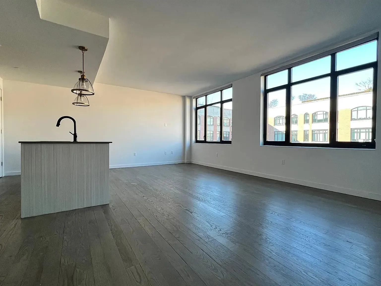 125 Parkside Avenue — Photo 3