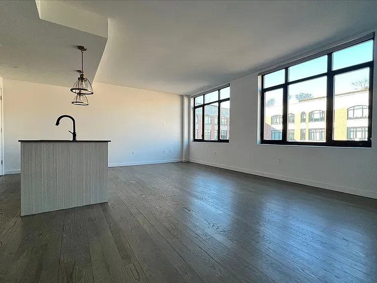 125 Parkside Ave #6J — Photo 1