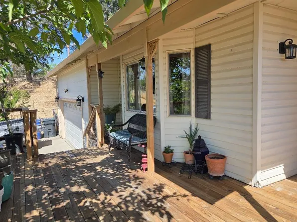 1893 Berkesey Dr, Valley Springs, CA 95252