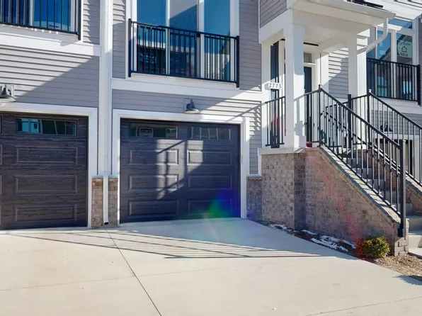 2773 Bristol Ridge Dr, Ann Arbor, MI 48105