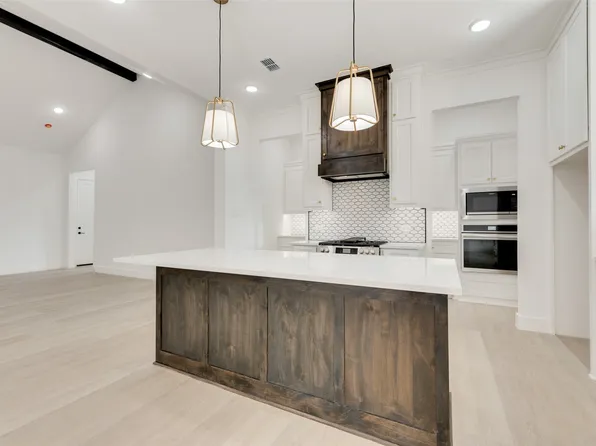 1323 Emma Rd, Van Alstyne, TX 75495